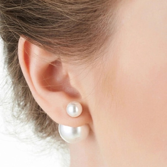 Red Star Double Stud Earrings - Picture 8 of 8